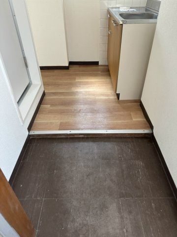 永手コスモハイツの玄関