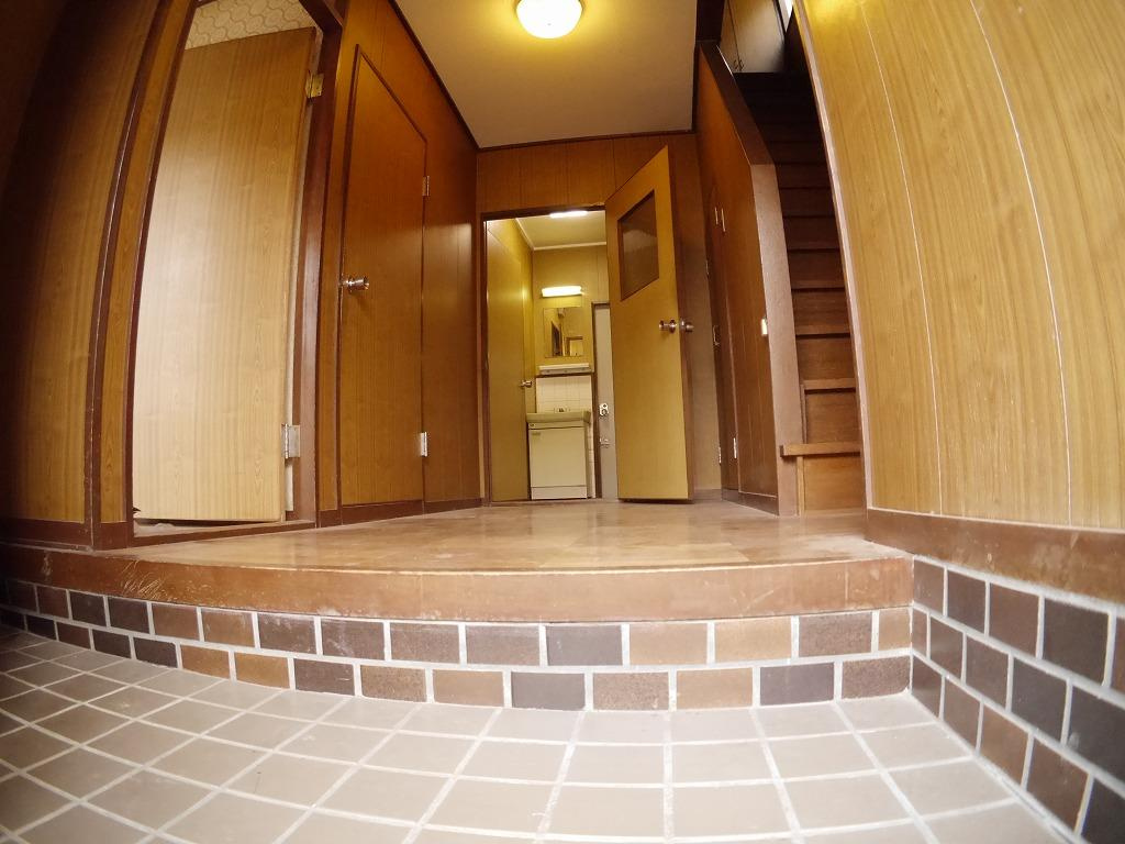 魚住町戸建のエントランス