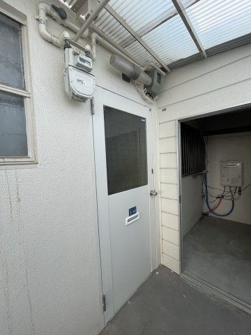 モンダハイツの玄関