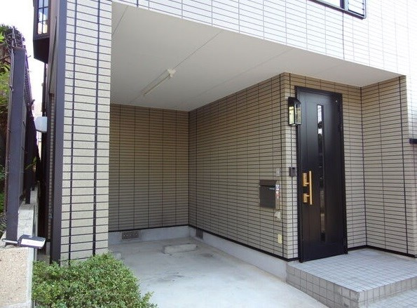 城木町借家の駐車場