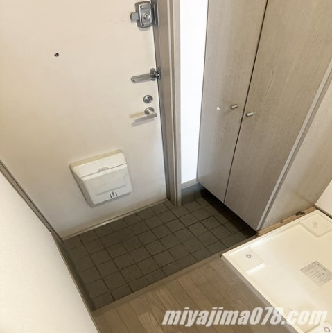 下山手コ－トの玄関