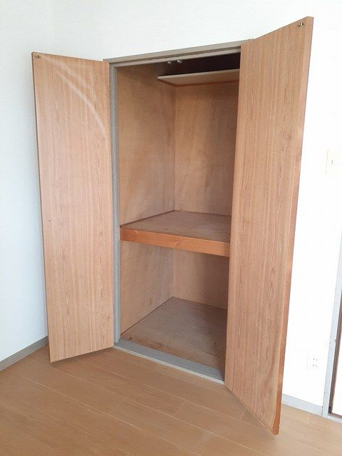 ドミールＶＡＮの収納