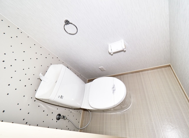 タウンハウス北別府2のトイレ|便器を新品に交換しました