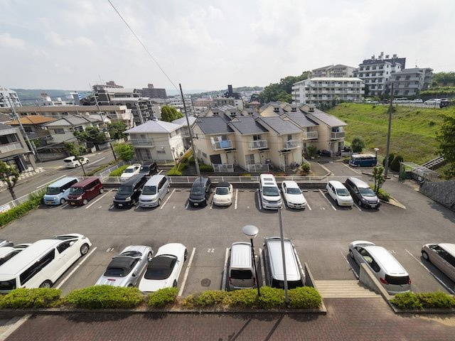 グリーンハイツ大津和の駐車場
