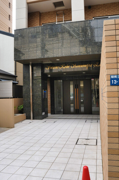 神戸市中央区筒井町３丁目の賃貸マンションのエントランス