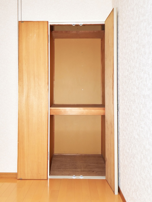 タウンハウス伊川谷の収納|4.5帖洋室収納
