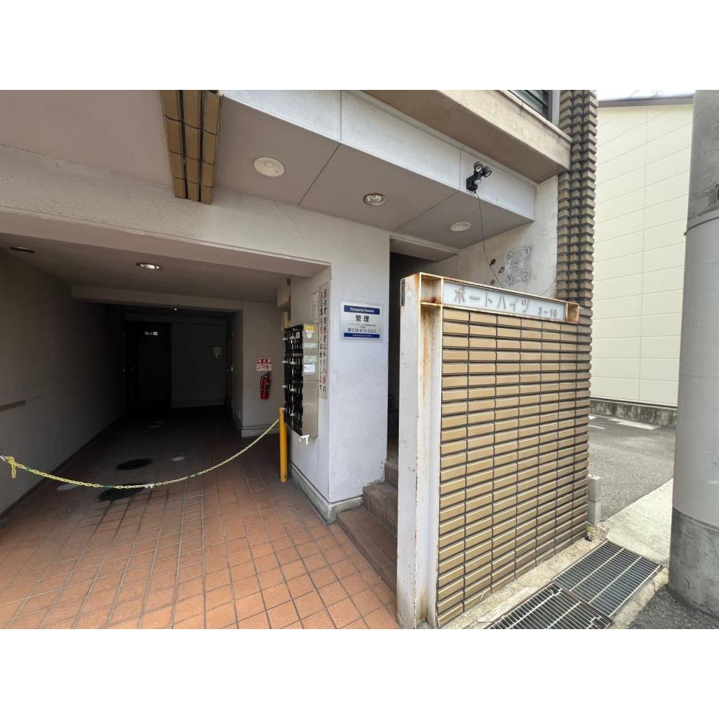 坂口ポートハイツのエントランス