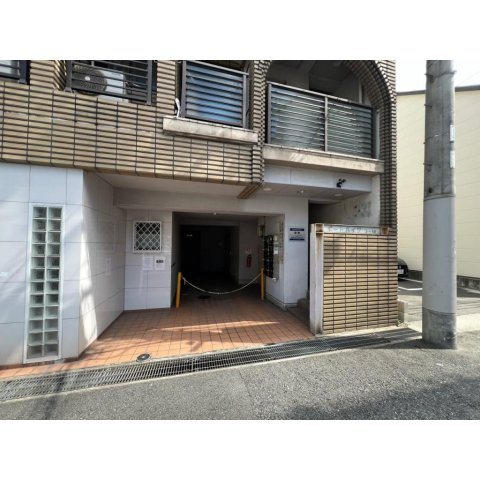 坂口ポートハイツのエントランス