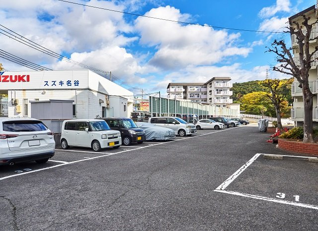 リバーサイド春日手の駐車場