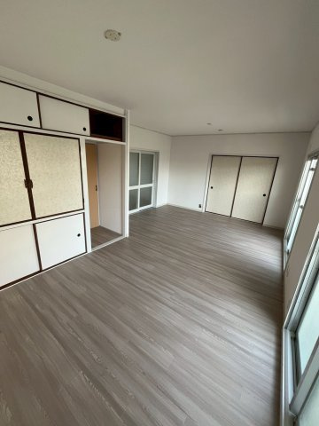 神陵台西住宅6２号棟の居間・リビング