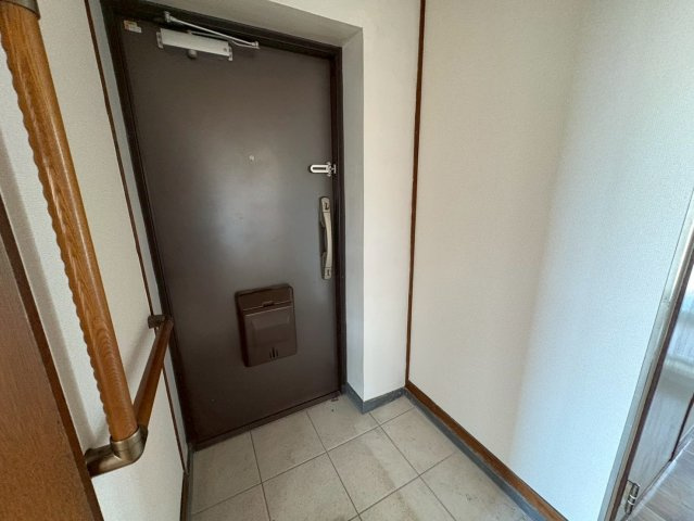 狩口台住宅42号棟の玄関