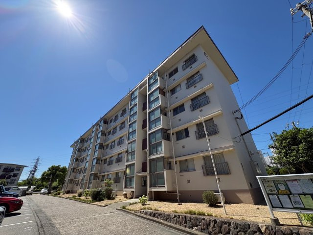 狩口台住宅42号棟の外観
