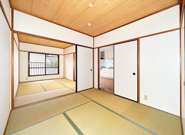 ハピネスの和室|6帖4.5帖続き和室。ご入居前に畳の表替えを実施します。