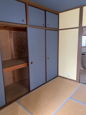 クリエイトハイツ旭が丘の和室