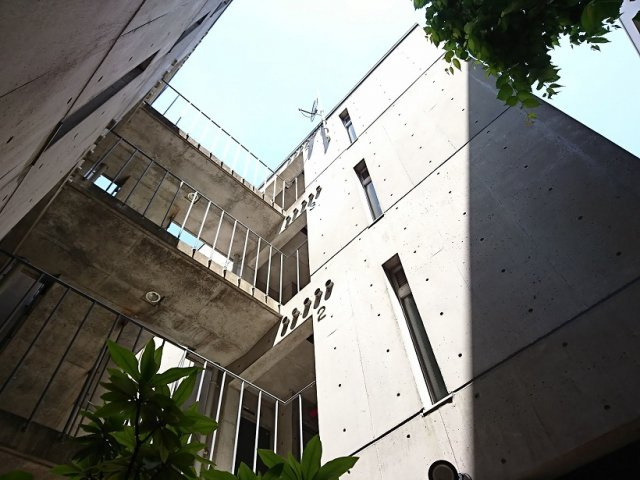 パンブロス２のエントランス|日の光が入る明るいエントランスです