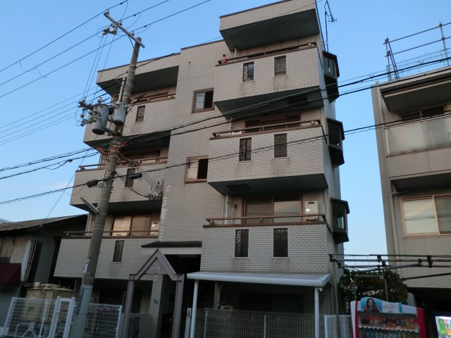 サンマリン西舞子の外観|角部屋にて通風・日当たり良好