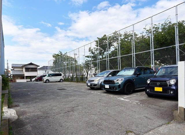 垂水農住３号棟の駐車場