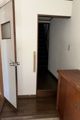 東尻池町４－５－６　借家の玄関