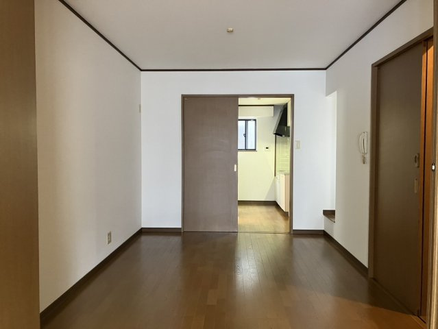 二葉町3丁目軽ガレージ付戸建