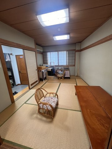 長田神社前商店街　寿司屋のロビー