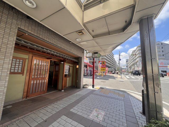 長田神社前商店街　寿司屋のロビー