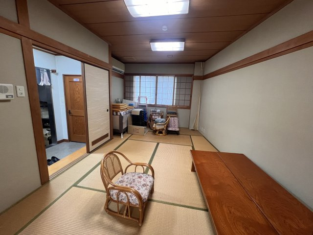 長田神社前商店街　寿司屋のロビー
