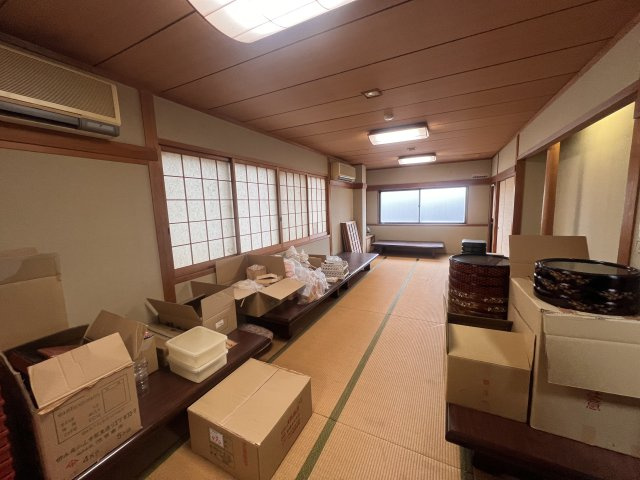 長田神社前商店街　寿司屋のロビー