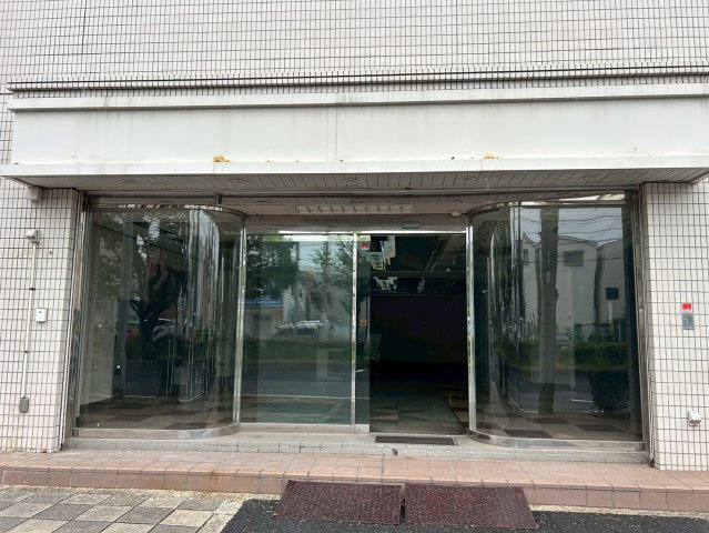 青山ビルのエントランス|北側エントランス