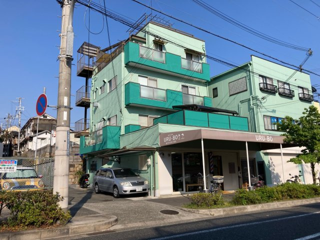 マンション輪泉の外観