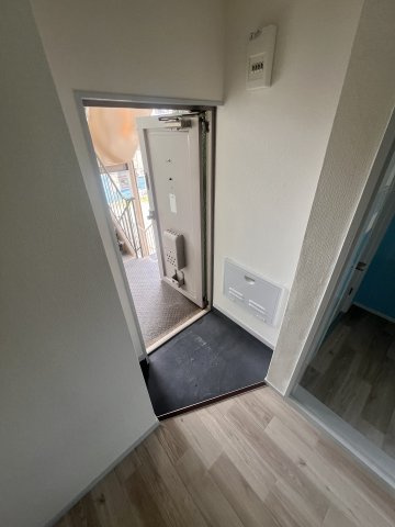 マンション輪泉の玄関