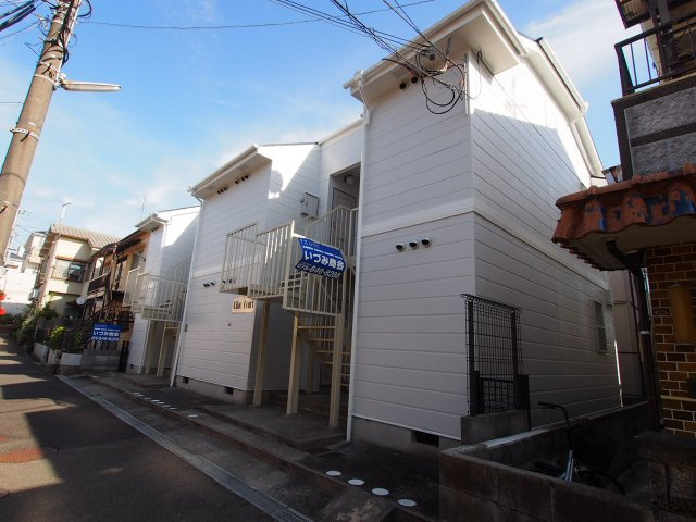 ライラックコートの外観