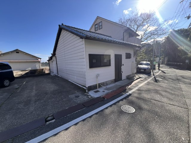 長田天神町5丁目貸家の駐車場