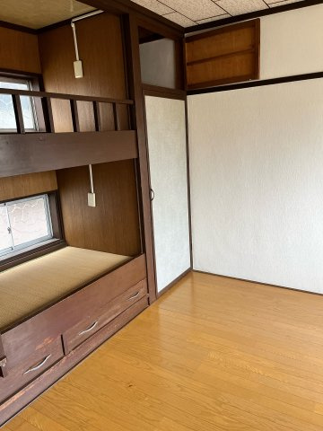 辰巳住宅の寝室|２階