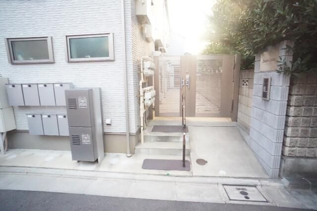 ｍａｉｓｏｎａｚａｌｅａのエントランス
