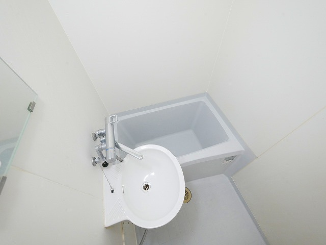 レオパレスＡＱＵＡ　ＢＬＵＥの設備|忙しい朝には欠かせない洗面です