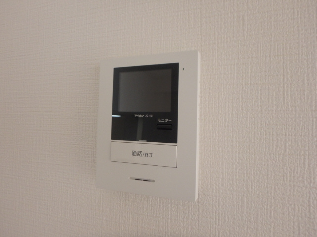 【設備】 | プレバハイツ | 来客者の確認ができるＴＶモニターホン