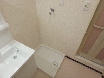 【設備】 | プレバハイツ | 防水パン付き室内洗濯機置場