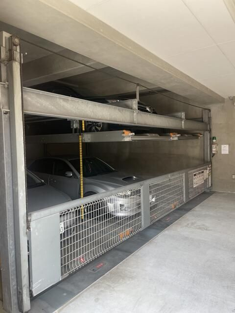 ＳＰＲＩＮＧ　ＣＯＵＲＴの駐車場