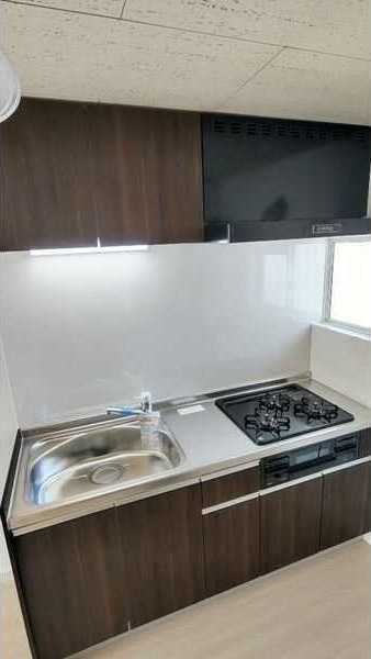 東大和市蔵敷２丁目のアパートのキッチン