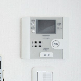 メゾンドール入谷のセキュリティ|モニター付きインターホン