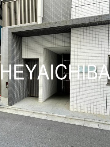 メゾンドール入谷のエントランス