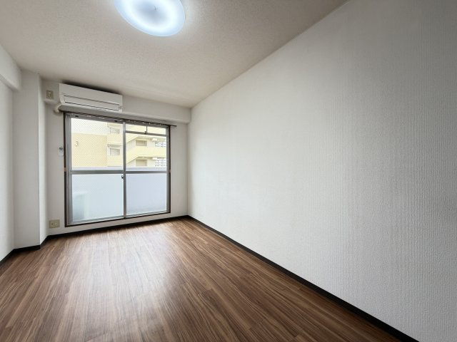 パークメゾン一刻館の洋室