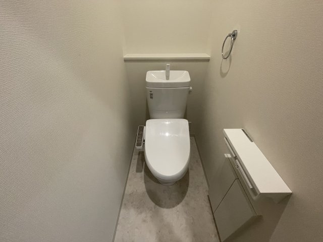 メゾン東二見のトイレ