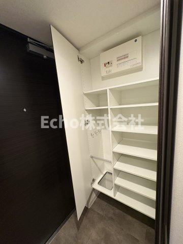 コンフォリア・リヴ博労町一丁目Qの収納
