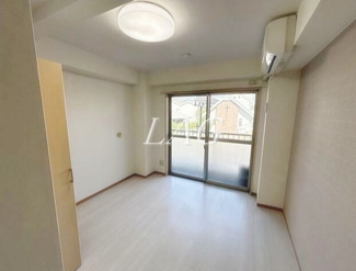 【居間・リビング】 | 川口プラザＤ | 洋室のお部屋です。