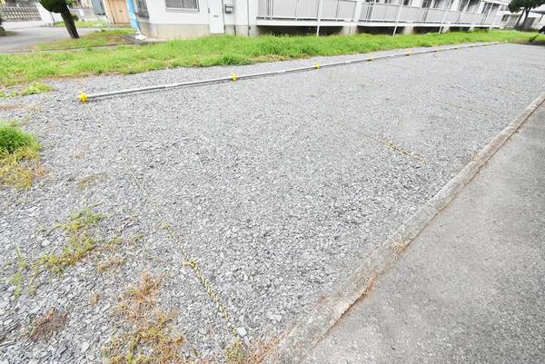 【駐車場】 | ビレッジハウス壬生1号棟 | 駐車場があるので、車を買う予定の方も安心です