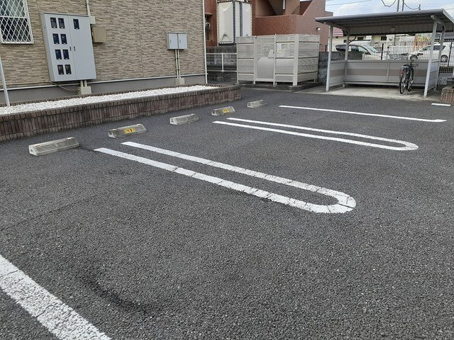 【駐車場】 | ドルフ・レーベン　Ⅲ | 駐車場があります