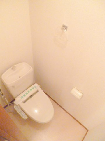オークハイツのトイレ|温水洗浄便座付き