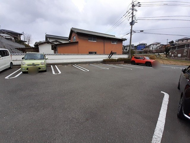 カルムヴィラⅢの駐車場|駐車場完備です