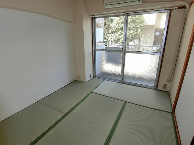 パインリーフ甲子園の和室